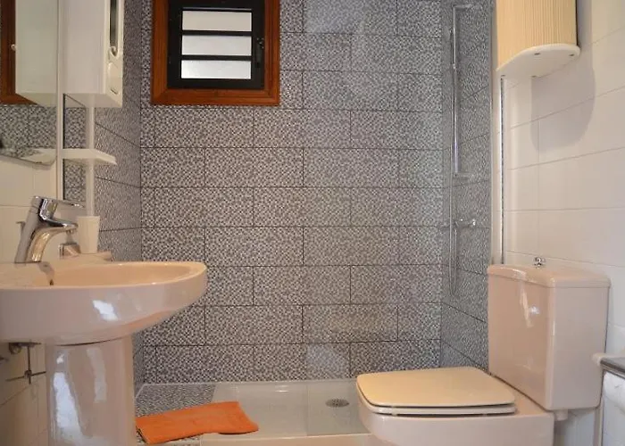 דירה Compostella - 2 Bedroom ארונה